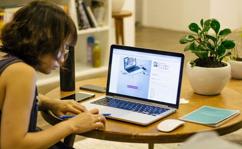 Conahcyt abre beca para madres solteras; estos son los requisitos