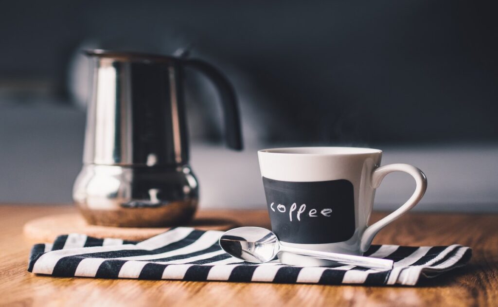 Esta es la cantidad de café que debes tomar al día, según Oxford