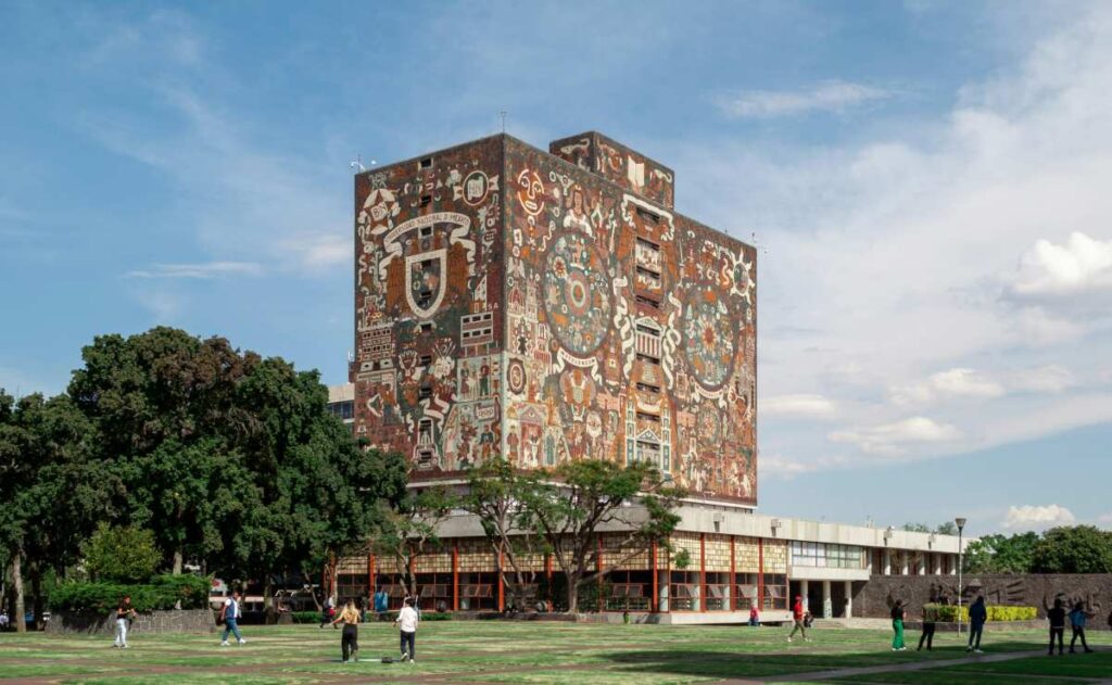 ¿UNAM abrirá más lugares?