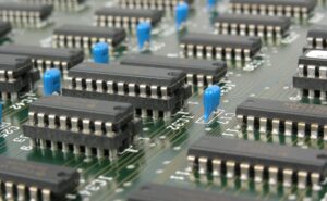 CETYS Universidad formará a especialistas en semiconductores