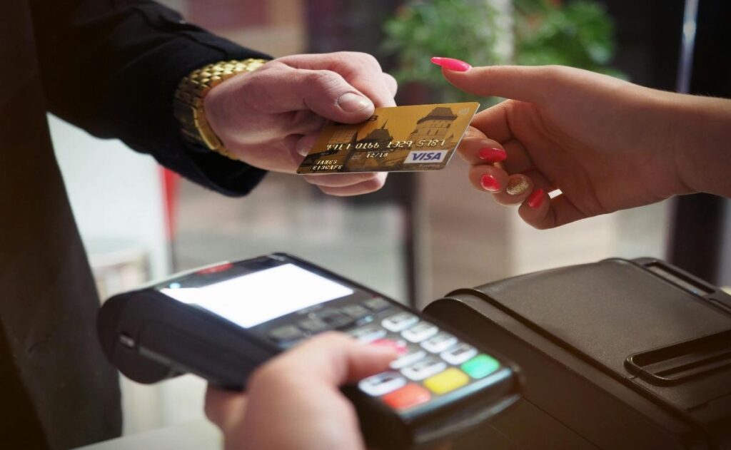 Cómo obtener tu primera cuenta bancaria