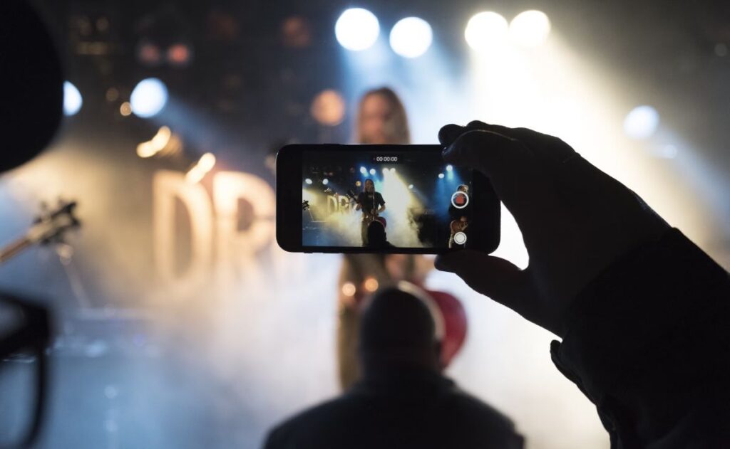 ¿Qué considerar en un celular para grabar en los conciertos?
