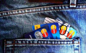 ¿Qué documentos se necesitan para recibir la tarjeta de Jóvenes Escribiendo el Futuro?