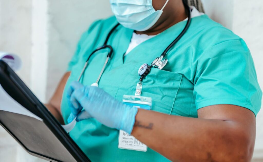 ¿Cuántos años dura la carrera de enfermería?