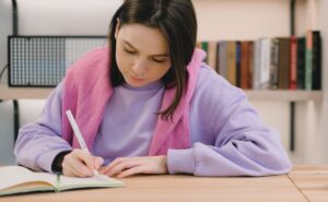 Orientación vocacional contra la deserción universitaria