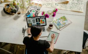 5 sitios para conseguir trabajo remoto en vacaciones