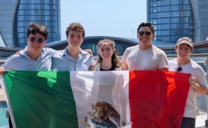 Mexicanos hacen historia en Olimpiada Internacional de Economía