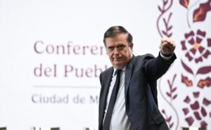 ¿Qué estudió Marcelo Ebrard?