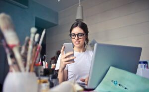 Estudiar y trabajar: 5 claves para lograrlo sin perder el rumbo