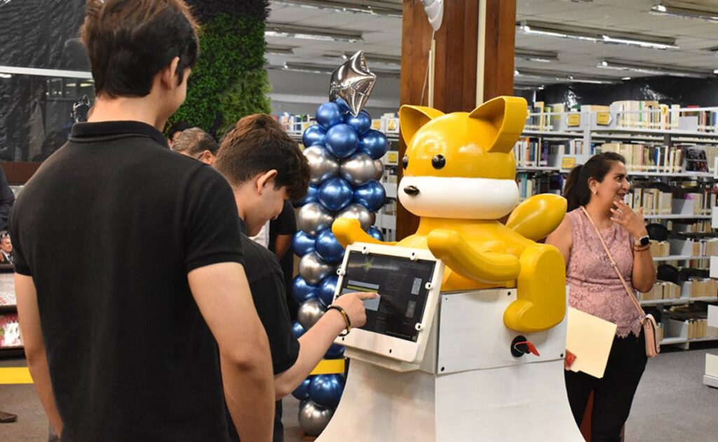 Bibliobot, aliado de los estudiantes de CETYS en la biblioteca