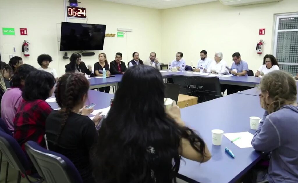 CCH-Sur-Estudiantes-y-autoridades-llevan-a-cabo-mesa-de-diálogo-ante-violencia-en-el-plantel-2