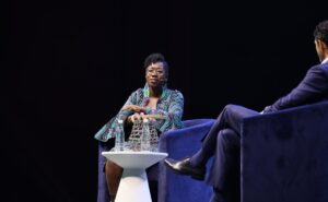 México Siglo XXI: jóvenes reciben charla sobre sesgo racial en IA