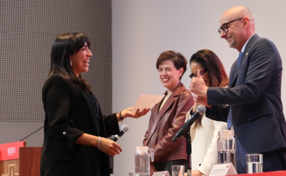 ibero-celebra-estudiantes-por-ganar-concursos-2