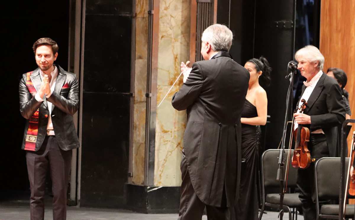 De León a Bellas Artes: el profesor que inspira a nuevos músicos