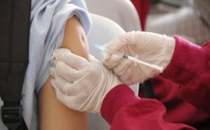 ¡Protégete del Covid-19 y la influenza! Habrá un centro de vacunación en CU