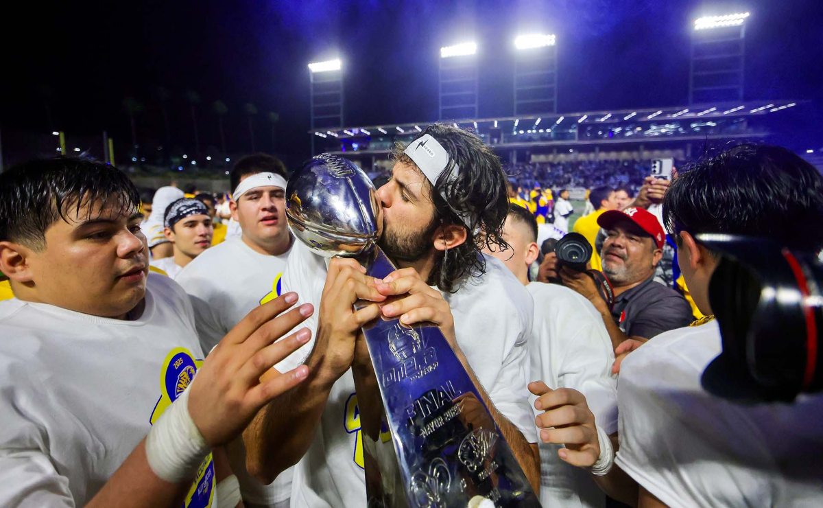 Deportistas-de-la-UANL-reciben-reconocimiento-por-su-desempeño-3