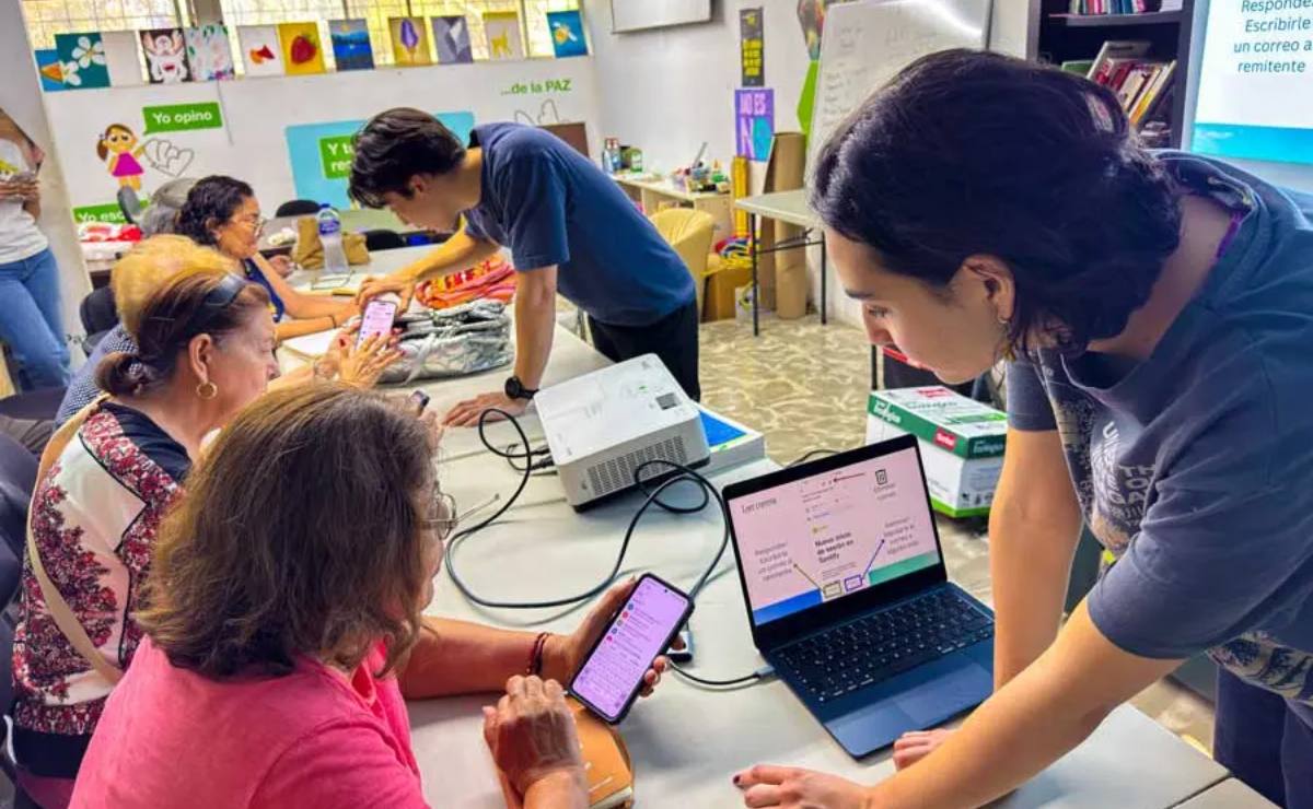 estudiantes-del-tec-crean-cursos-de-tecnologia-para-adultos-mayores