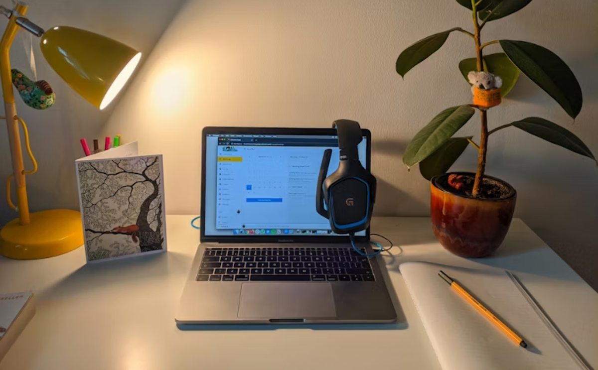 ¿Trabajar mientras estudias impulsa tu carrera?