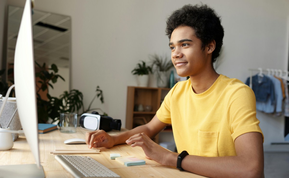 La prueba a distancia de la UNAM amplía la participación, reduce costos y traslados. Imagen: Especial