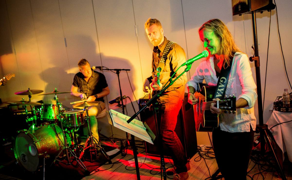 participa-en-esta-convocatoria-y-se-el-telonero-de-amandititta