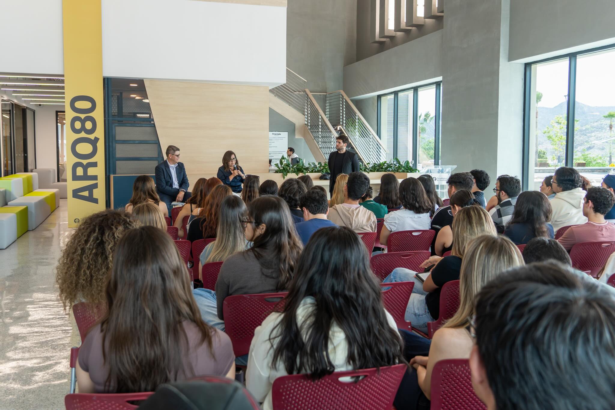 El campus Sonora Norte reunió a dos de sus egresados con estudiantes actuales. Foto: Especial