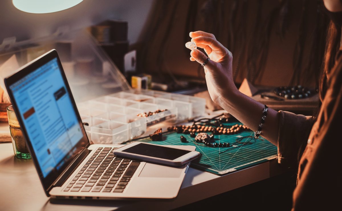 De negocios tradicionales al emprendimiento de base científico tecnológica