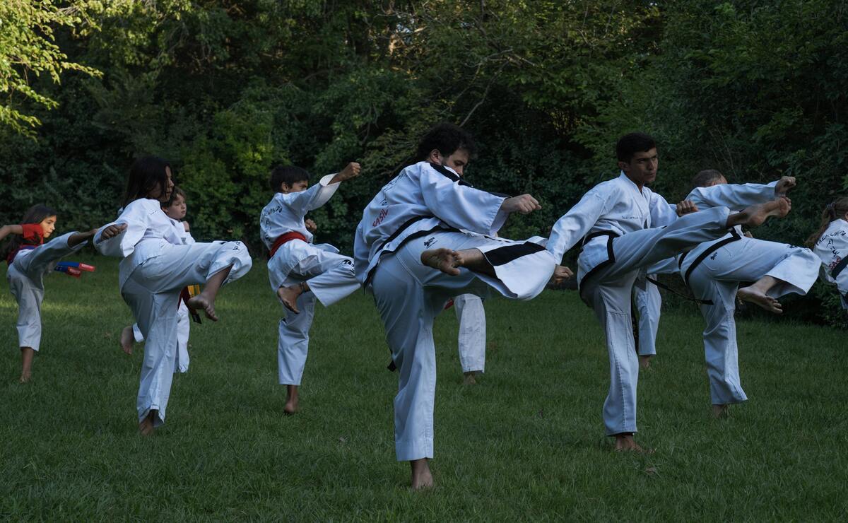 ¡Orgullo Anahuac! Estudiantes destacan en campeonato de karate internacional