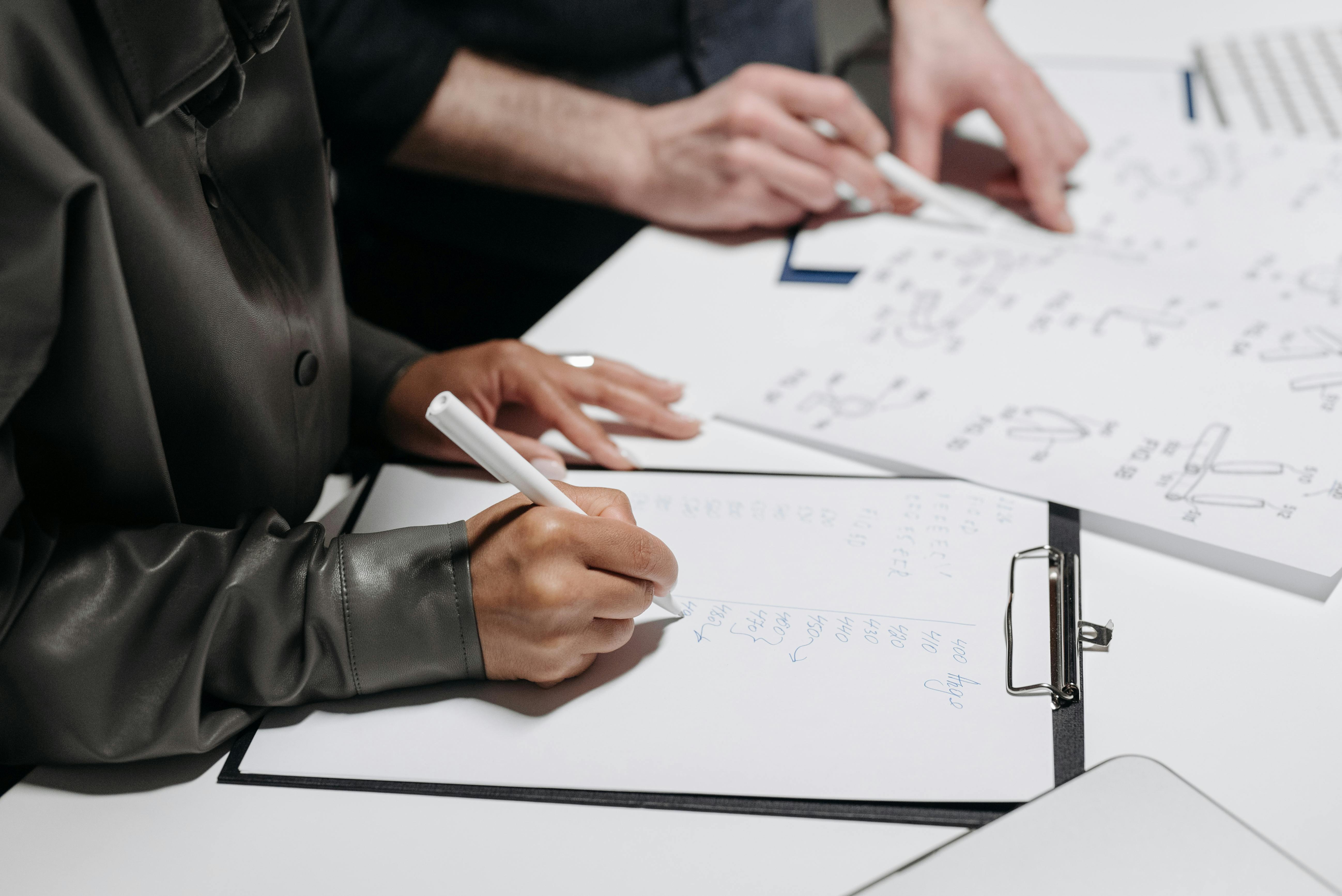 Escribir a mano favorece la memoria y el aprendizaje profundo. Foto: Pexels