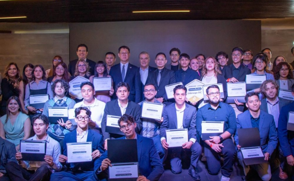 Samsung y CENEVAL firman alianza para certificar a universitarios en IA y liderazgo