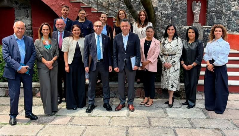 La alianza facilitará el acceso de colaboradores de Capgemini a posgrados y especializaciones para fortalecer habilidades clave. Foto: Especial
