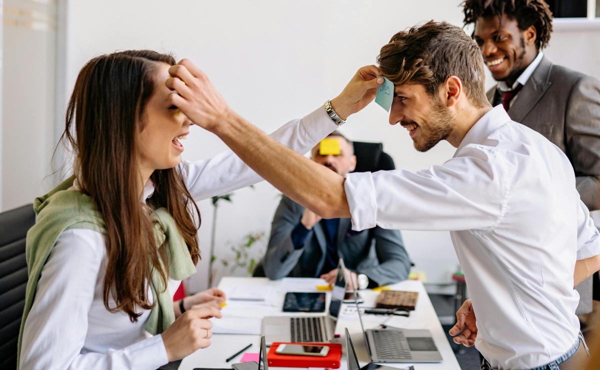 Más allá de los conocimientos técnicos, el coaching ayuda a fortalecer competencias y habilidades clave para crecer profesionalmente. Foto: Pexels
