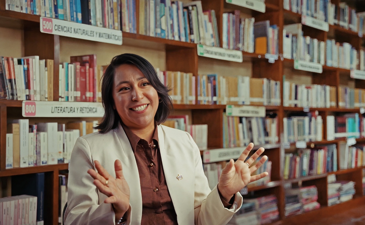 Alma Trejo, docente en Querétaro, utiliza la IA para apoyar el aprendizaje personalizado en su salón de clases. Foto: Microsoft.