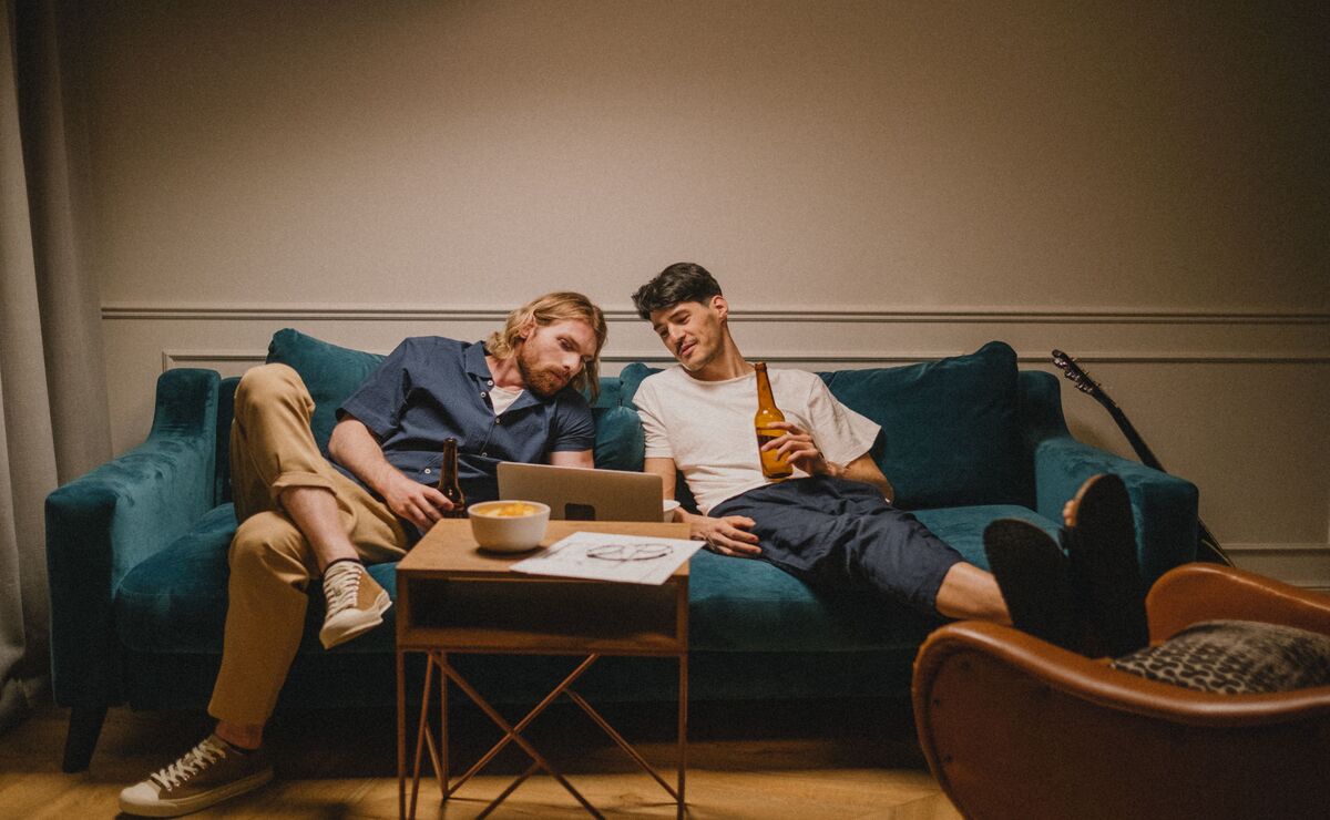 ¿Vale la pena vivir con roomies? Lo que debes saber antes de independizarte