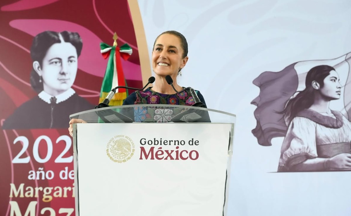 Conoce las tesis de cuatro celebridades mexicanas
