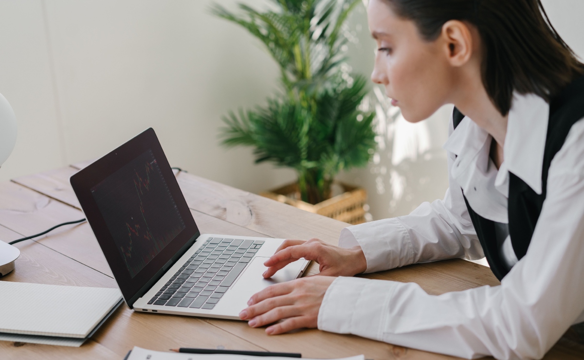 Una carrera STEM no solo te prepara para resolver problemas técnicos y tomar las decisiones que más importan en la alta dirección. Foto: Pexels