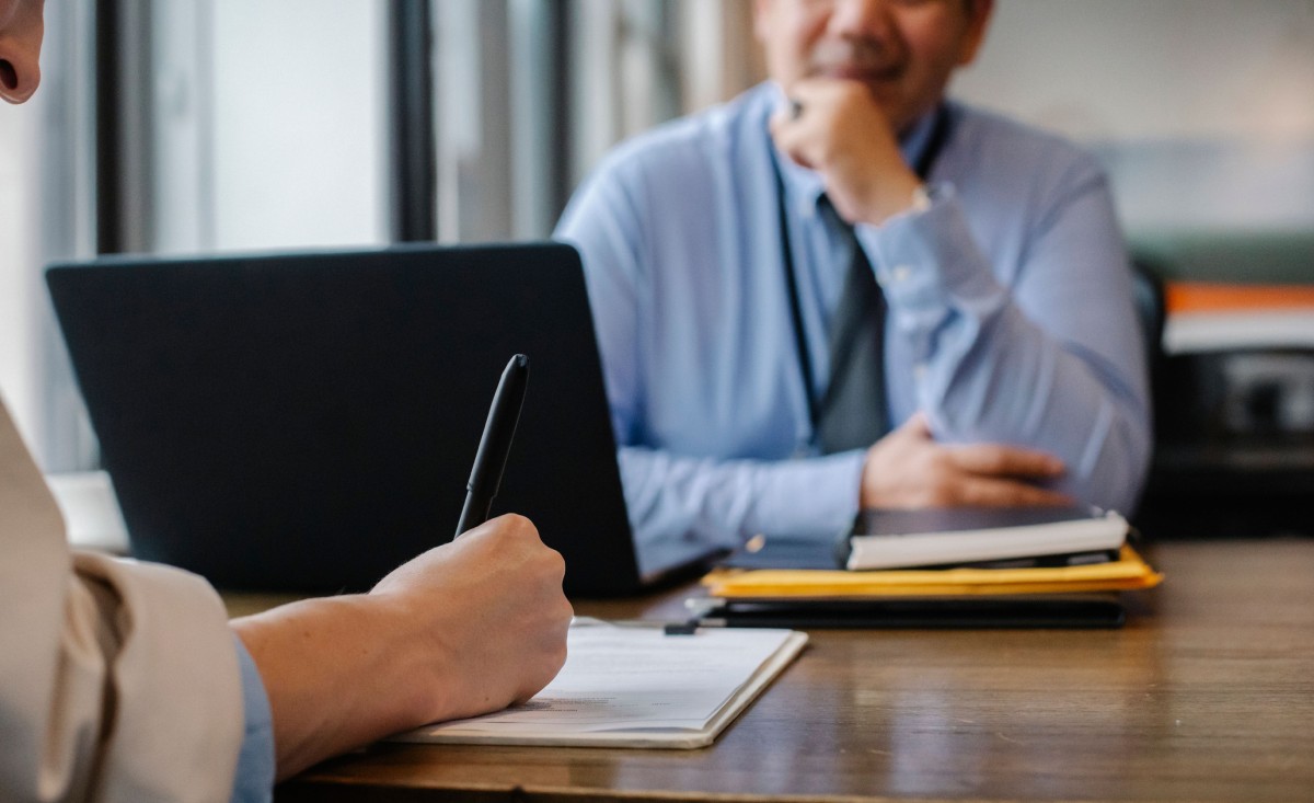 https://www.generacionuniversitaria.com.mx/vida-universitaria/primer-empleo-cual-es-la-diferencia-entre-sueldo-bruto-y-sueldo-neto/