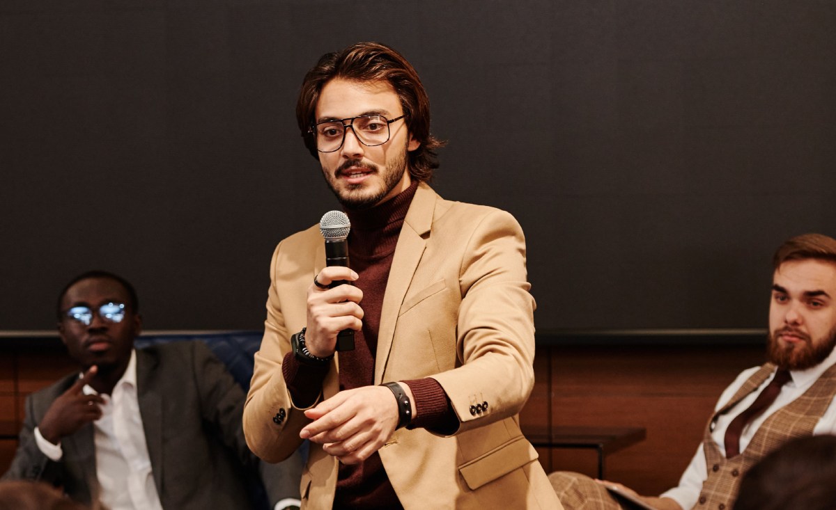 unam-te-ensena-a-hablar-en-publico